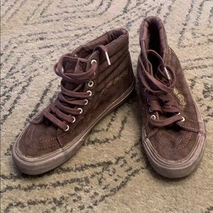 VANS Hi rise skate shoes. Overwash Paisley Look